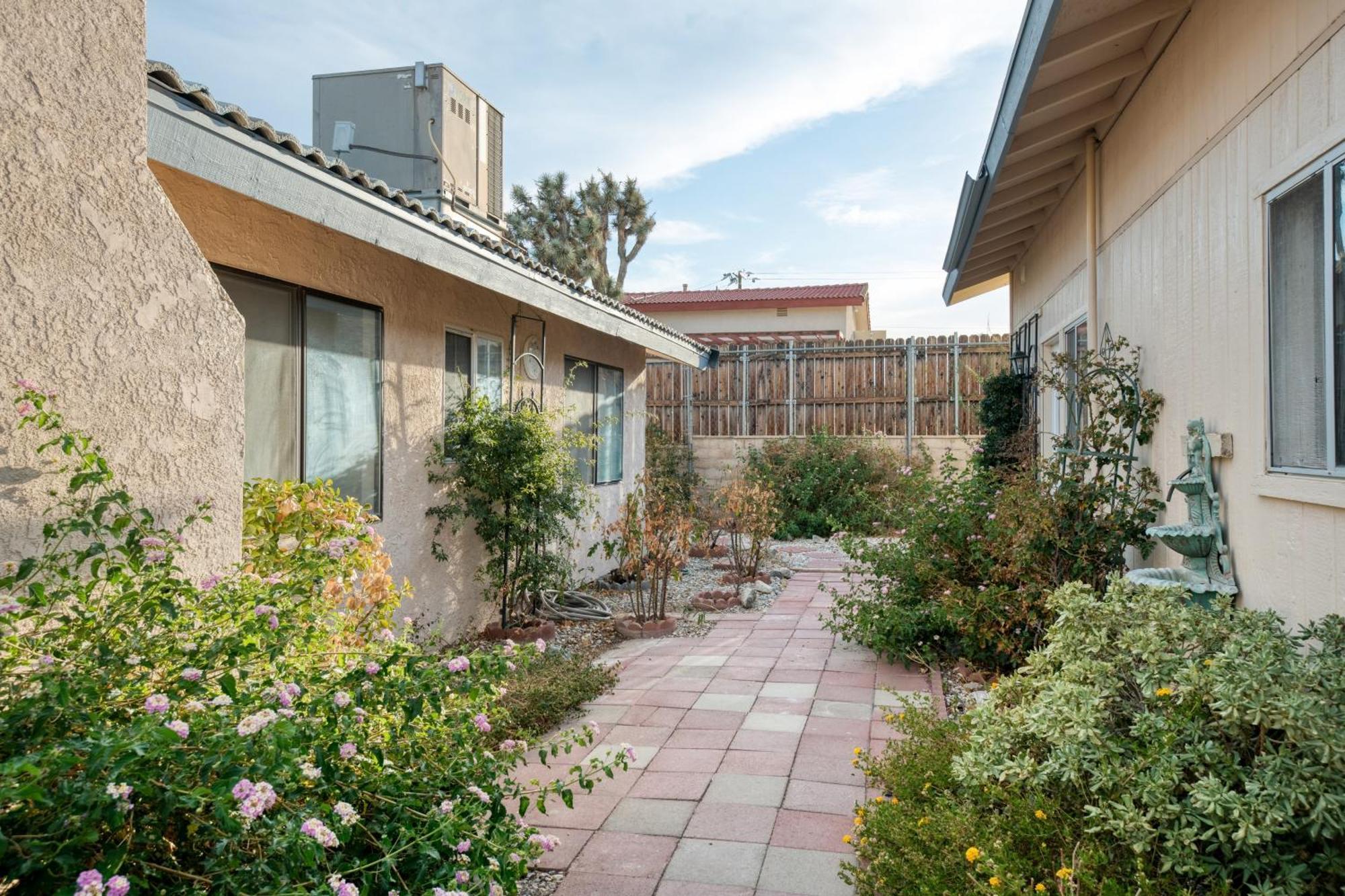 Archie By Avantstay Desert Retreat W Courtyard Edge Of Joshua Tree Yucca Valley Bagian luar foto