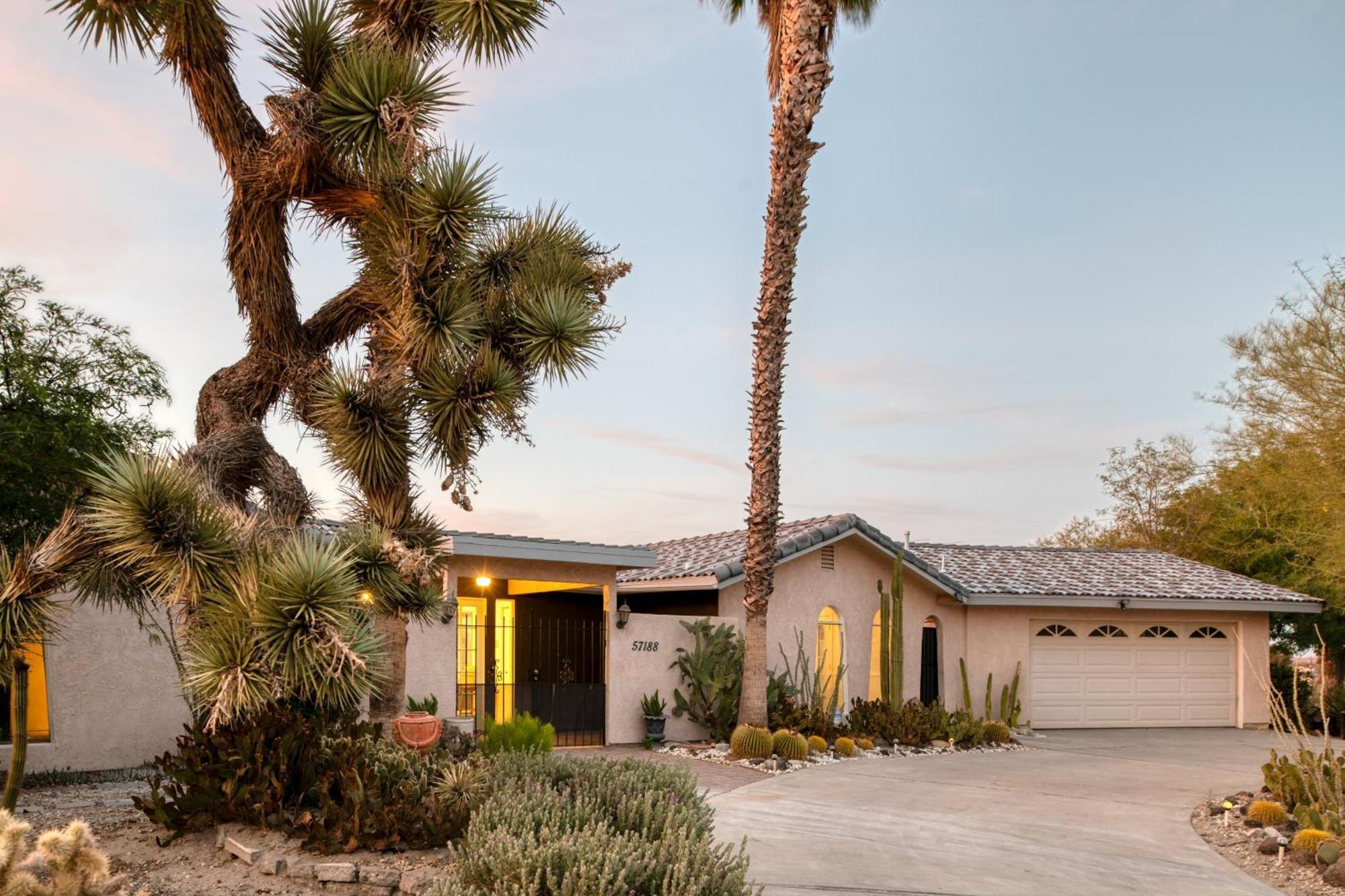 Archie By Avantstay Desert Retreat W Courtyard Edge Of Joshua Tree Yucca Valley Bagian luar foto